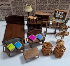 ミニチュア　ドールハウス　茶色系家具セット　68