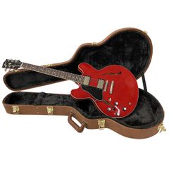 Gibson ES335 Semi-Acoustic Style Dot, 2019 model, Semi-acoustic guitar, Hard case included, Gibson, Left-handed, Stringed instrument, Used, Good condition, W10837510