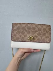 COACH シグネチャー チェーン カードウォレット