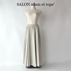 タグ付 / 2024 / SALON adam et ropé サロン アダムエロぺ / シンセティック レザー プリーツスカート / ベージュ系 グレー / フリーサイズ /  近年モデル / ウエストゴムのサムネイル