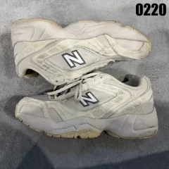 ニューバランス スニーカー アイボリー COLOR