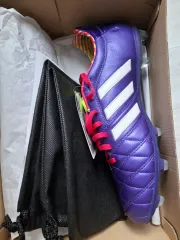 アディダス サッカーシューズ 新品