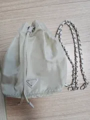 プラダ 巾着 ポーチ