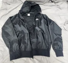 ナイキ ブラック ウィンドブレーカー フードジップアップ