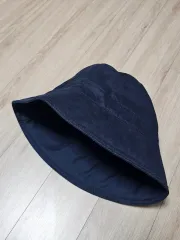 COS コス バケットハット トップスティッチド ネイビー L/XL (送料無料)