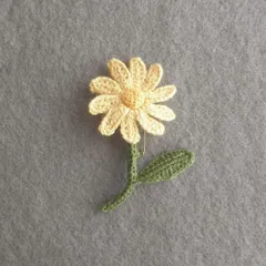 ブローチ　コサージュ　ハンドメイド　手編み　かぎ針編み　レース編み　刺繍糸　手作り　温かい　ほっこり　デイジー　マーガレット　ノースポール　たんぽぽ　レトロ　黄色　イエロー　明るい　お出かけ　春　デート　おしゃれ　大人可愛い　かわいい　懐かしい　プレゼント