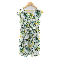 ストロベリーフィールズ STRAWBERRY-FIELDS ワンピース ひざ丈 半袖 Vネック 花柄 マルチカラー 白 ホワイト 緑 グリーン /YK17