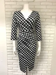 667 Trinity トリニティ キャバクラ ドレス ミディ Vネック 総柄 千鳥柄 タイト キャバドレス XS