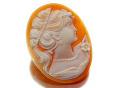 ジュエリー極】上品な女性と小鳥の彫刻 高級シェルカメオルース 50.1
