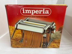 Item thumbnail for item 989615a1-4d40-453d-921c-c36a394205f0