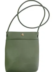 【人気商品】シンプルデザイン フェイクレザー 肩掛け おしゃれ 斜め掛けバッグ フラット ポシェット レディース グリーン ショルダーバック H17×W22cm