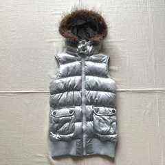 希少　archive　アーカイブ古着　GAP　ギャップ　フルジップアップ　シルバー　光沢感　ダウンベスト　キルティング　ファー付き忍者型フード　♡ロゴ刻印ボタン　フラップポケット　Y2K　テック　平成女児　ギャル　zip up silver down vest