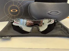 オークリー レーダーロック 正規品 新品 商品 出品