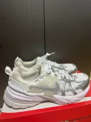 ナイキ v2k RUN 265