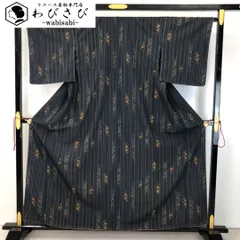 小紋 縦縞模様に花模様 濃紺色 縮緬 しつけ糸 K-5238