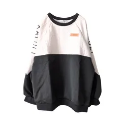 【30％OFF】エンボスロゴスウェット　ブラック　長袖トレーナー　クルーネック　アメカジ　ゆったり　プルオーバー　ワンサイズ  春コーデ