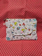 ハローキティ サンリオキャラクター キルティング スナップボタン パスポートケース