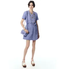 値下げ早い者勝ち！可愛いです！美品【幻の24P】CHANEL シャネル 2024SS カメリア ココマークボタン ツイード ワンピース ドレス 34 ブルーのサムネイル