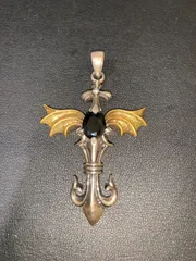 【存在感大】ゴシック クロス 十字架 悪魔の羽 ネックレスチャーム パンク