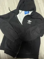 アディダス 起毛 フード ジップアップ
