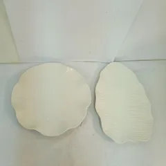 バリ島 Jenggala Keramik お皿2枚 バナナの葉 白 盛り皿 エスニック ジェンガラ インドネシア 陶器のサムネイル