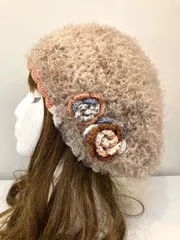 ハンドメイド　ベージュ　カールファー　ベレー帽　ニット帽　ビーニー