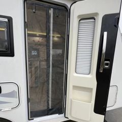 簡単ポン付】ハイエース専用「吸排気独立運転ツインファン」防虫ネット