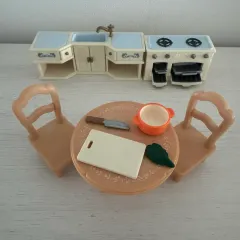 廃盤) シルバニアファミリー スカイブルー シンク・ダイニングテーブル・チェアセット (鍋、ナイフ、まな板、ほうれん草 など)