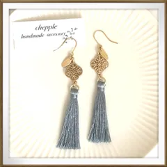 No.1675 タッセルピアス　タッセルイヤリング　ハンドメイドピアス　ピアス　イヤリング　フリンジピアス　フリンジイヤリング　ハンドメイドイヤリング　ブルー系