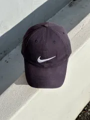 M-L NIKE スウッシュ ベースボールキャップ 帽子