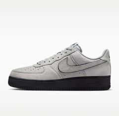 世界2,500足限定希少モデル NIKE AIR FORCE 1オリジナル箱付 - メルカリ