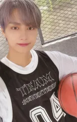 【中古】コレクションカード(男性) SEVENTEEN/JUN(ジュン)/「SEVENTEEN GLOBAL OFFICIAL FANCLUB `CARAT’ MEMBERSHIP KIT『SEVENTEEN IN TWENTY』」同梱フォトカード