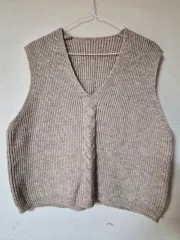 Vネック ケーブル編み ニット ベスト ベージュ