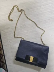 フェラガモ チェーンクロスバッグ 正規品