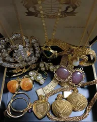 2026年最新】ブローチまとめ売りの人気アイテム - メルカリ