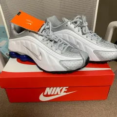 ナイキ ショックスr4