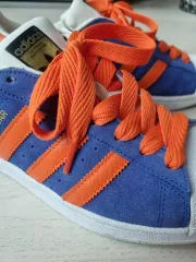 アディダス SUPERSTAR ブルー/オレンジ スウェード スニーカー