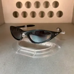 2026年最新】オークリー Minuteの人気アイテム - メルカリ