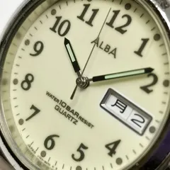 SEIKO ALBA セイコー　アルバ　v743-8020 クォーツ　文字盤蛍光色　デイデイト　メンズ腕時計　電池切れのため動作未確認　管理番号KKVHAKO138