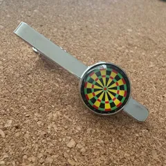 t262　【ブルズアイ】スポーツ＆ゲーム・モチーフ ダーツボード　的  タイピン ネクタイピン