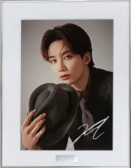【中古】雑貨 ジョンハン 額装写真(プリントサイン入り) 「SEVENTEEN museum 2021」 HMV＆BOOKSオンライン受注販売限定