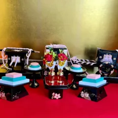 新品☆極上☆28号☆可憐な桜尽しの雛道具6点セット☆ 御所車と御駕籠（おかご）と重箱☆菱高三宝☆金彩蒔絵☆純木製品 ☆ひな道具 雛人形 小道具☆収納袋付き☆伝統工芸品☆雛祭り☆雛人形☆おひなさま