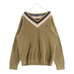 FRED PERRY (フレッドペリー) ロゴ刺繍 Vネック ニットセーター ブラウン