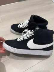 ナイキ SB ブレーザー ミッド 白黒