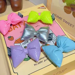 ジビッツ クロックス クロス リボン チャーム 鬼可愛 可愛い パール 韓国風 夏用 春用 ファッション ハート 人気 おすすめ 蝶々 シルバー ピンク ブラック