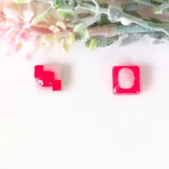 no.465　レジン　スクエア型　赤　白　ピアス　イヤリング　ハンドメイド