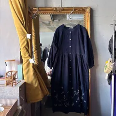 【東あずま店　併売品】　@ PORINA 花柄 刺繍 長袖 ベロア ワンピース コーデュロイ　刺繡　総柄 ブルー 青 藍色 ネイビー 紺色　BLUE　NAVY　お呼ばれ　デート　オフィスカジュアル　食事会　可愛い　お出かけ　上品　F フリーサイズ