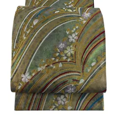 【美品】 袋帯 秀品 振袖向き 桜 花びら 金糸 箔 金色 六通 正絹 【中古】