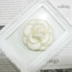 カメリア型ブローチ　	ホワイトxホワイトパール