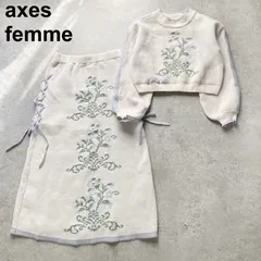 美品 axes femme アクシーズファム 花柄ニットセットアップ 上下セット クロップド丈ロングスカート アイボリー オフホワイト フリーサイズ  通勤 デート お出かけ 大人可愛い フェミニン サイドレースアップ リボン